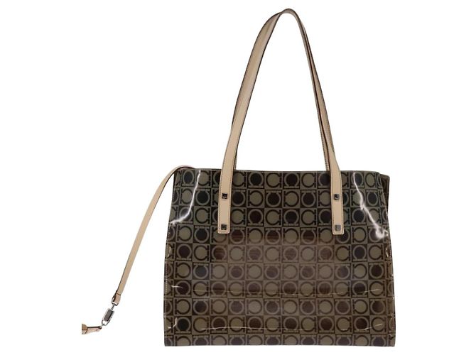 Salvatore Ferragamo Borsa a Spalla Gancini in Vinile Marrone Argento Auth 135345 - vista 2