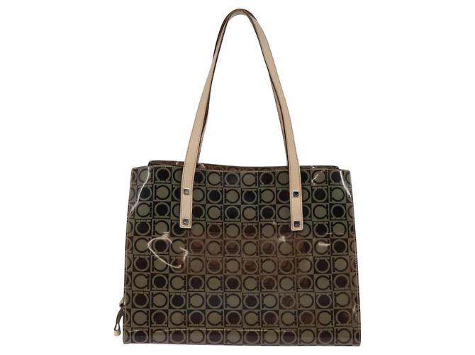 Salvatore Ferragamo Borsa a Spalla Gancini in Vinile Marrone Argento Auth 135345 - vista 3