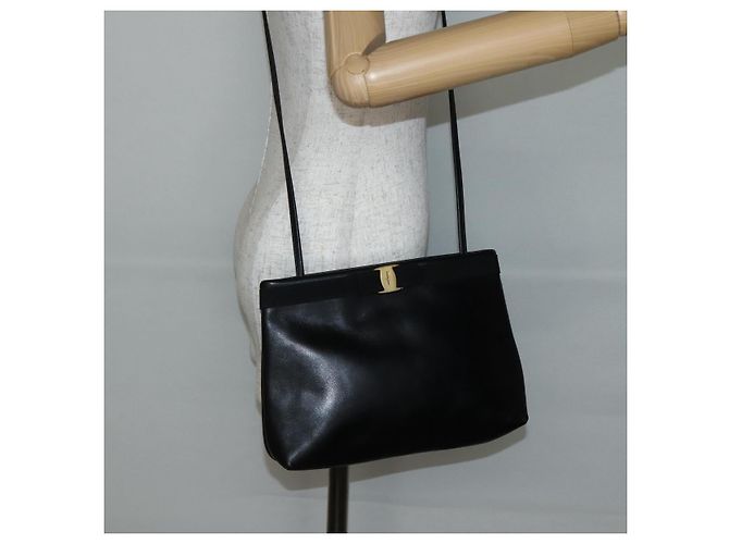 Borsa a Spalla Vala in Pelle Nera e Oro Auth BA6076 di Salvatore Ferragamo Nero D'oro - vista 20
