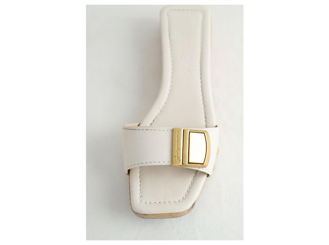 Jacquemus Les Tatanes white leather clogs - view 4
