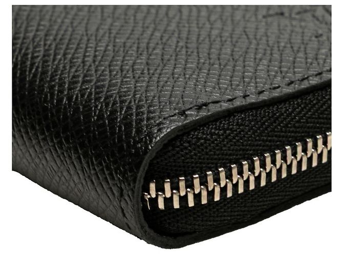 Porta-moedas Zippy em Taiga Louis Vuitton Preto Cinza - vista 5