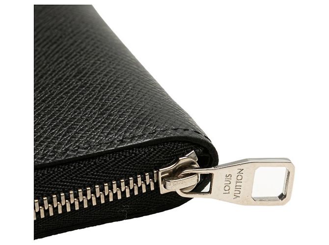 Porta-moedas Zippy em Taiga Louis Vuitton Preto Cinza - vista 7
