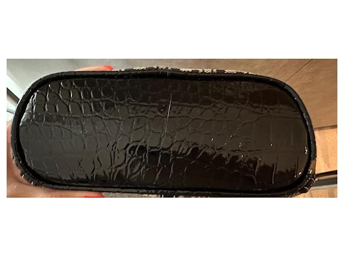 Mini borsa a mano Guess nera e argento effetto pitone Nero - vista 5