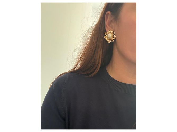 Yves Saint Laurent Clip orecchini in metallo dorato e perle D'oro - vista 11