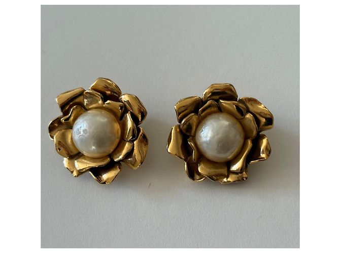 Yves Saint Laurent Clip orecchini in metallo dorato e perle D'oro - vista 2