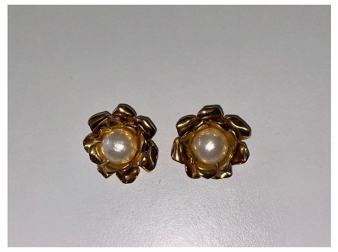 Yves Saint Laurent Clip orecchini in metallo dorato e perle D'oro - vista 3