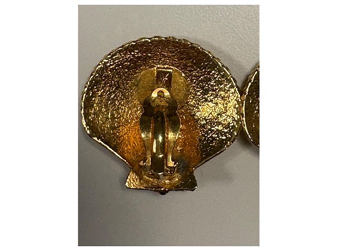 Orecchini Yves Saint Laurent Palace a conchiglia dorati D'oro - vista 11
