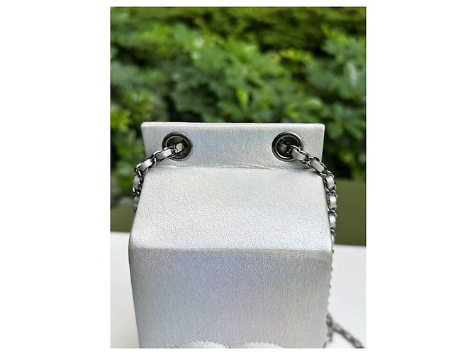 Chanel Borsa a cartone di latte Lait de Coco in pelle di capra argento iridescente Silver hardware - vista 10