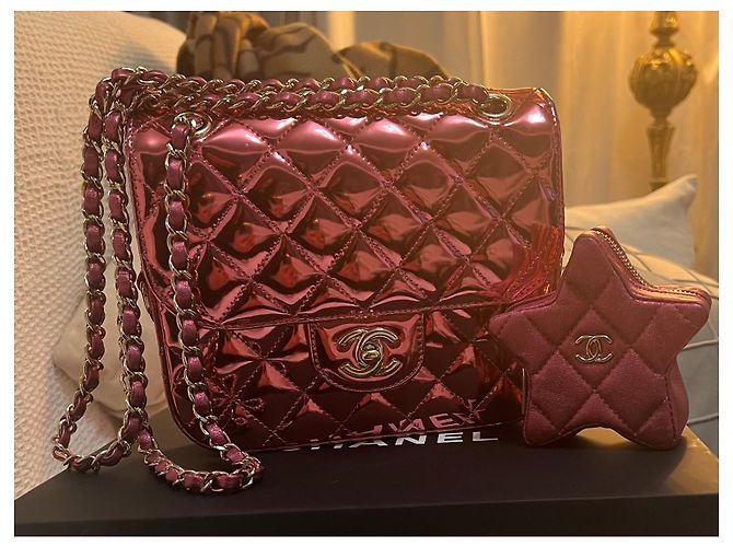 Timeless Chanel Mini Flap in vitello metallico a specchio Fuschia - vista 2