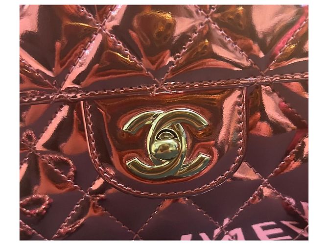 Timeless Chanel Mini Flap in vitello metallico a specchio Fuschia - vista 3