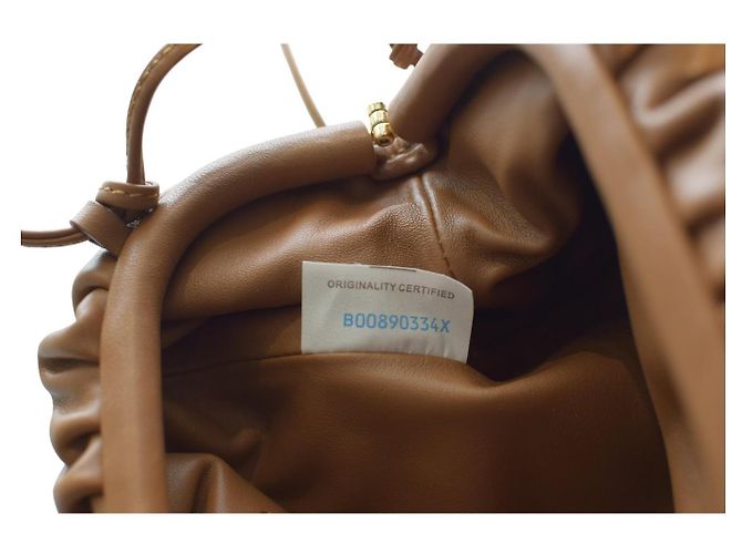Bottega Veneta Borsa a tracolla The Mini Pouch in agnello marrone cammello - vista 15