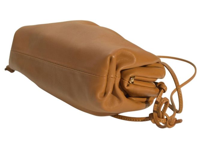 Bottega Veneta Borsa a tracolla The Mini Pouch in agnello marrone cammello - vista 9