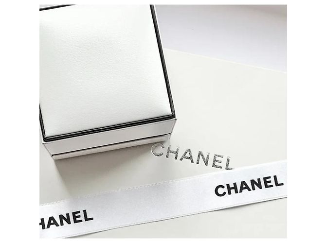 Anello Chanel Matelassée Diamanti Oro Bianco - vista 8