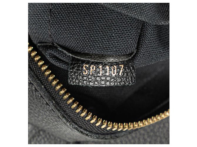 Louis Vuitton Monogram Empreinte Vosges MM Nero - vista 6