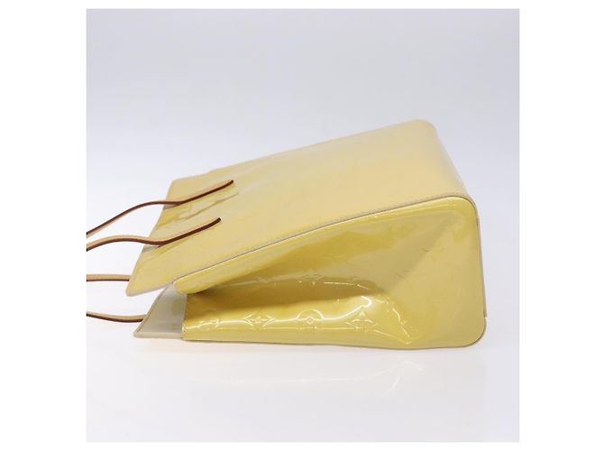 Louis Vuitton Catalina Monogram Vernis East West Giallo - vista 4