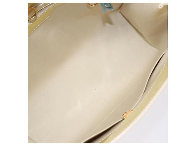 Louis Vuitton Catalina Monogram Vernis East West Giallo - vista 5