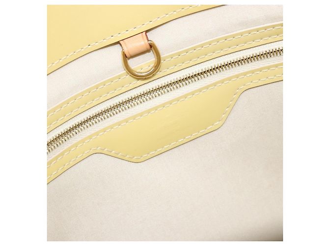 Louis Vuitton Catalina Monogram Vernis East West Giallo - vista 6