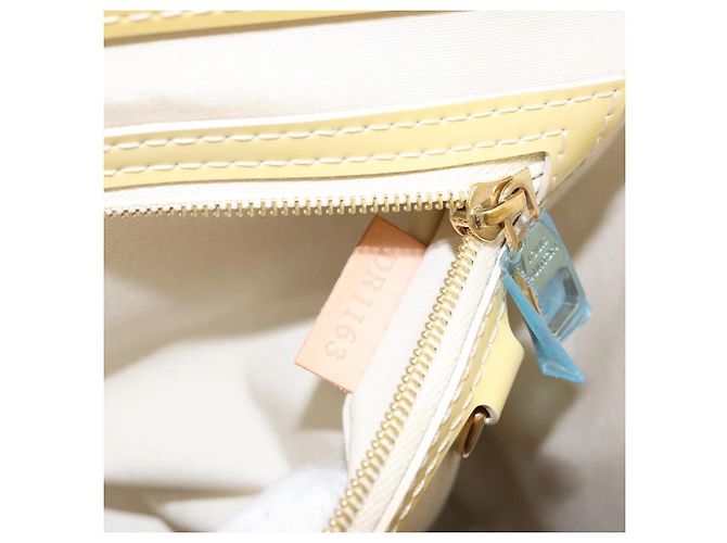 Louis Vuitton Catalina Monogram Vernis East West Giallo - vista 7