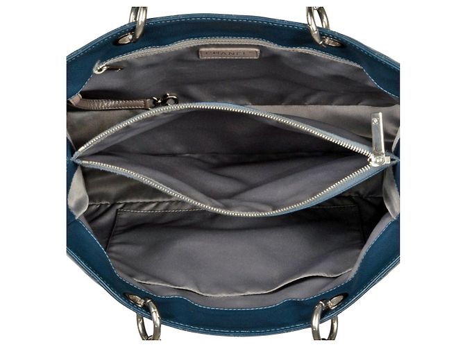 Borsa Tote Chanel GST in catena blu - vista 5