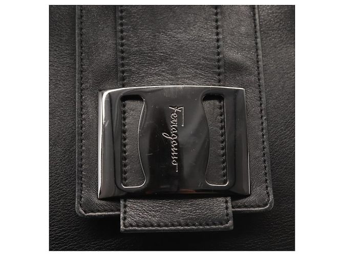 Borsa a Spalla Vala in Pelle Nera e Argento di Salvatore Ferragamo Auth BA6023 Nero - vista 15