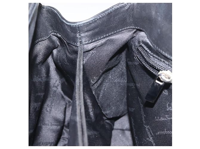 Borsa a Spalla Vala in Pelle Nera e Argento di Salvatore Ferragamo Auth BA6023 Nero - vista 19