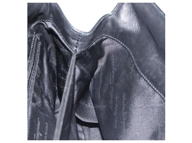 Borsa a Spalla Vala in Pelle Nera e Argento di Salvatore Ferragamo Auth BA6023 Nero - vista 21