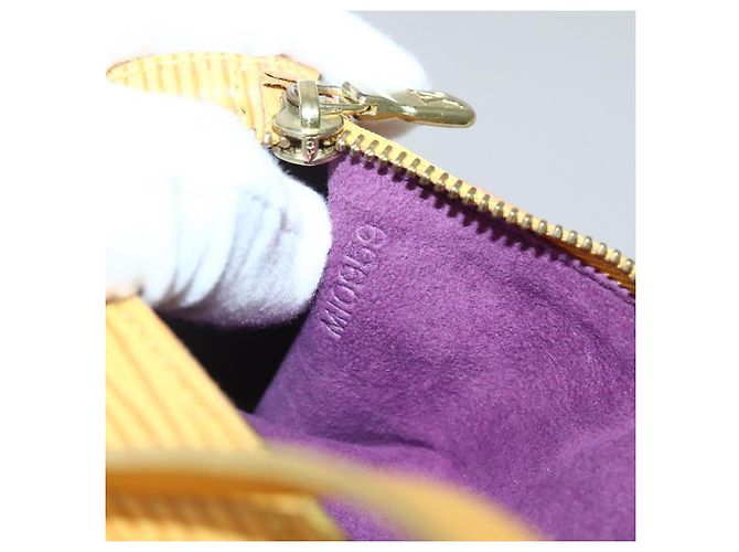 LOUIS VUITTON Pochette Soufflot Epi Gialla LV Auth 140980 Giallo - vista 12