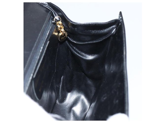 Borsa a Spalla Gancini in Pelle Nera e Oro Salvatore Ferragamo Auth bs29116 Nero D'oro - vista 18