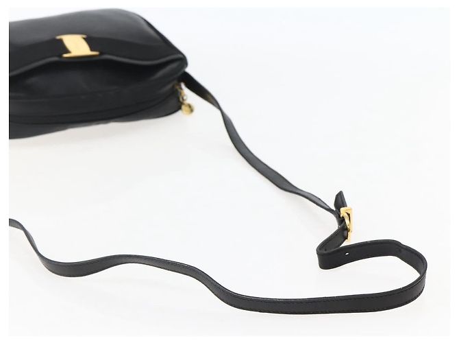 Borsa a Spalla Vala in Pelle Nera e Oro Salvatore Ferragamo Auth BA5848 Nero D'oro - vista 7