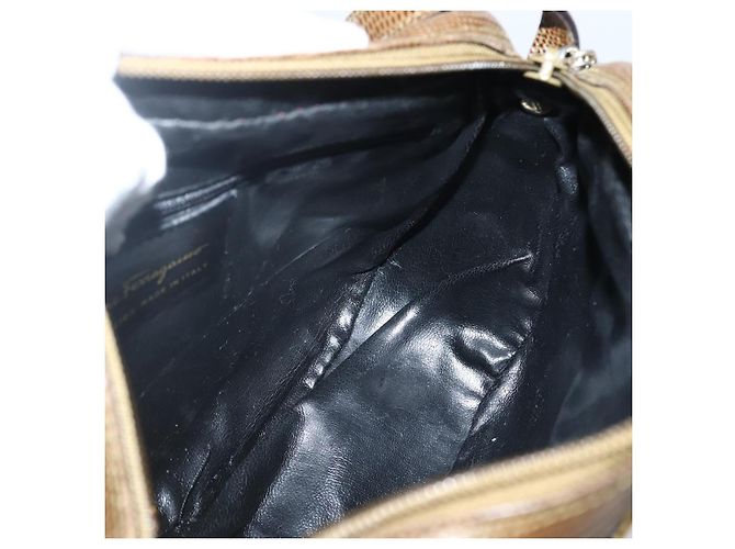 Borsa a Spalla Vala in Pelle Embossed Marrone Oro Auth BA5847 di Salvatore Ferragamo D'oro - vista 17