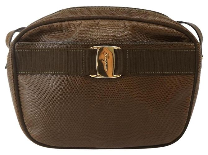 Borsa a Spalla Vala in Pelle Embossed Marrone Oro Auth BA5847 di Salvatore Ferragamo D'oro - vista 2