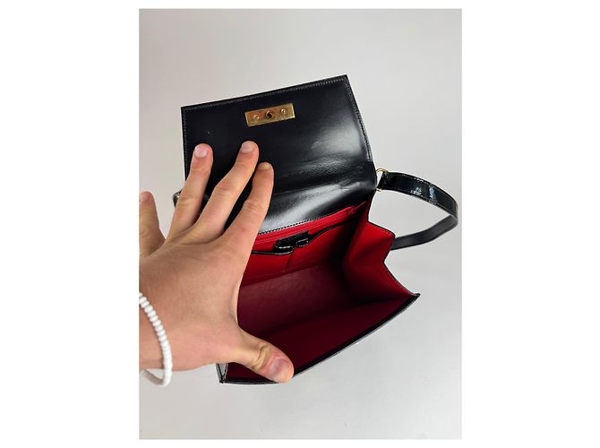 Céline Vintage Celine Paris 2-Wege Handtasche aus schwarzem Lackleder - Ansicht 12