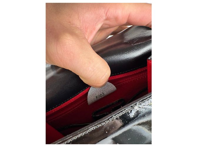 Céline Vintage Celine Paris 2-Wege Handtasche aus schwarzem Lackleder - Ansicht 13
