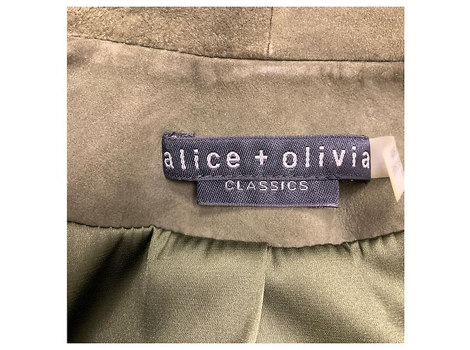 Grüne Harvey Cropped Open Front Ziegenvelourslederjacke von Alice + Olivia - Ansicht 4