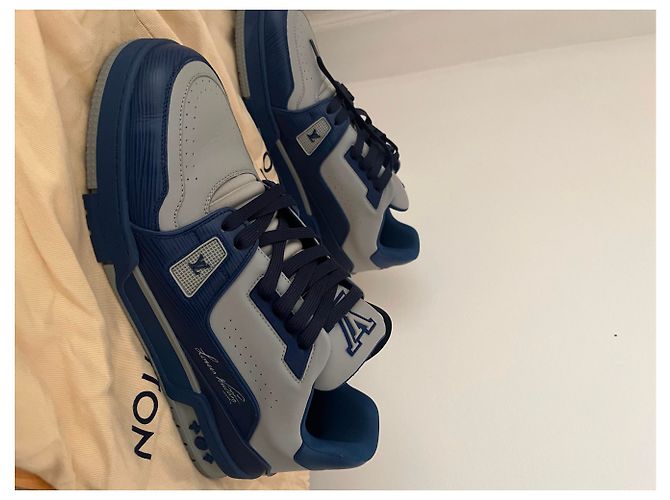 Sneakers Louis Vuitton Trainer in pelle blu navy - vista 4