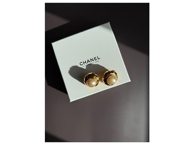 Chanel Vintage Ohrclips – Goldmetall & Barockperle Golden Creme - Ansicht 2