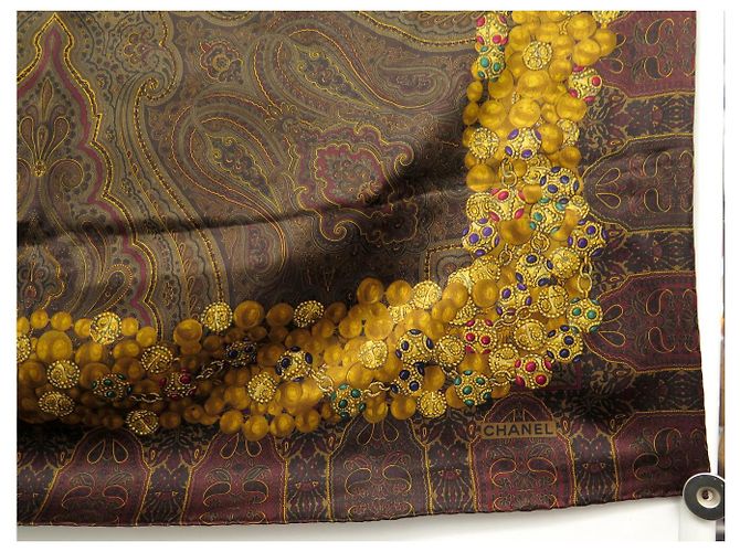 FULAR VINTAGE CHANEL MOTIVO BYZANTINO E GIOIELLI GRIPOIX 90 SETA Multicolore - vista 5