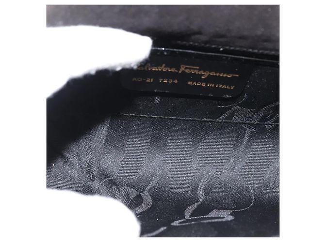 Borsa a Spalla Chain Gancini Salvatore Ferragamo Smalto Nero Oro Auth 142666 D'oro - vista 17