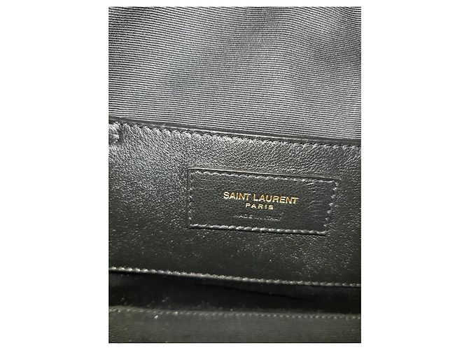 Emmanuelle Emmanuel Matelassé Bucket Bag von Saint Laurent - Ansicht 8