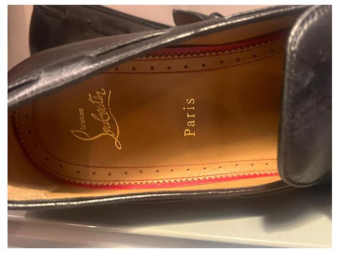 Mocassini Christian Louboutin in pelle nera con pompon e catena Nero - vista 3