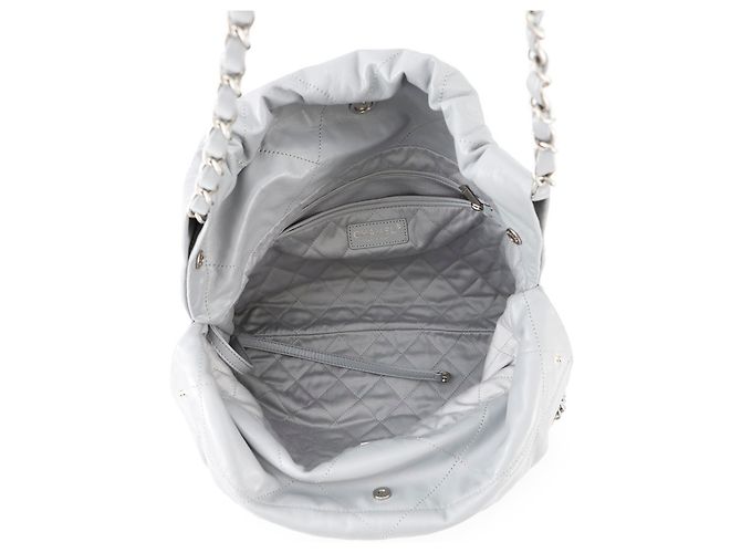CHANEL 22 Piccola Borsa Matelassé in Pelle di Vitello Lucida Marrone - vista 5