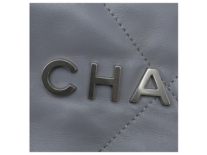 CHANEL 22 Piccola Borsa Matelassé in Pelle di Vitello Lucida Marrone - vista 8