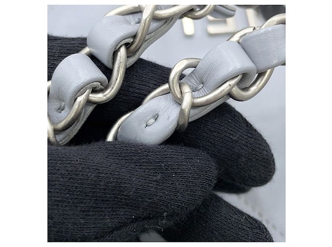 CHANEL 22 Piccola Borsa Matelassé in Pelle di Vitello Lucida Marrone - vista 9