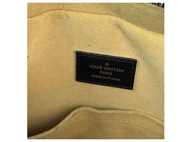 Borsa a spalla Louis Vuitton Dora Monogram MM Noir Marrone - vista 10