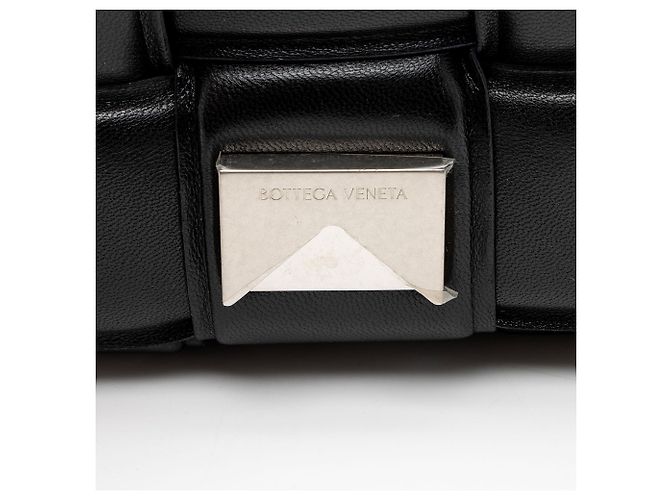 Borsa a spalla maxi in pelle di agnello Cassette con catena Bottega Veneta - vista 8