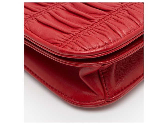 Borsa a tracolla in pelle Nappa Gaufre con catena Prada Rosso - vista 10