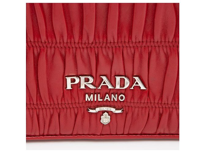 Borsa a tracolla in pelle Nappa Gaufre con catena Prada Rosso - vista 8