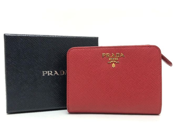 Billetera bifold de cuero Saffiano rojo Prada 1ML018 Roja - vista 11