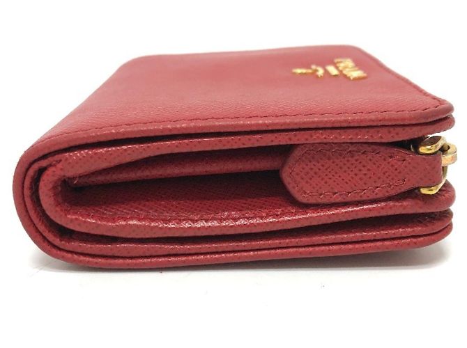 Billetera bifold de cuero Saffiano rojo Prada 1ML018 Roja - vista 3