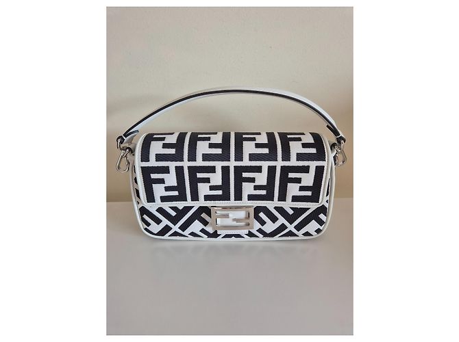 Borsa Fendi Baguette Bianca e Nera in Tela Nero Bianco - vista 2